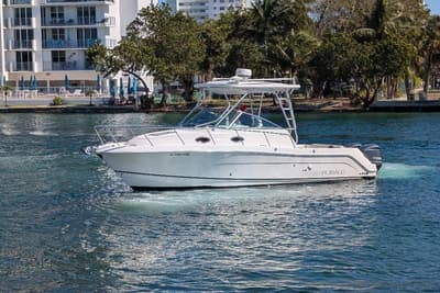 BOATZON | Robalo R305 Walkaround 2014