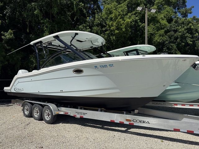 2021 Robalo R317 Dual Console - Sold Boat