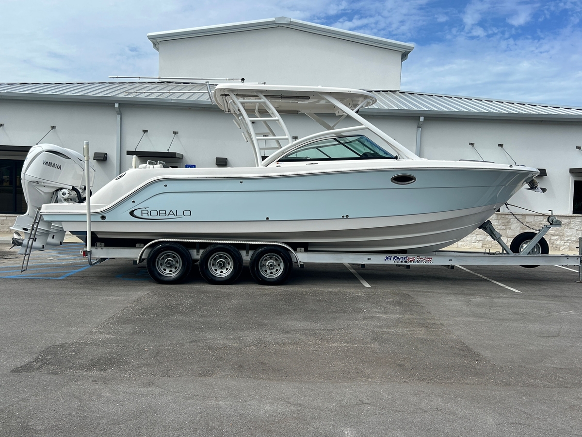 2025 Robalo R317 Dual Console - Sold Boat
