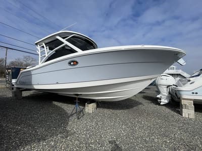 BOATZON | Robalo R317 Dual Console 2025