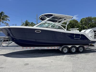 BOATZON | Robalo R317 Dual Console 2026