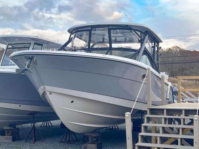 2026 Robalo R317 Dual Console - Sold Boat