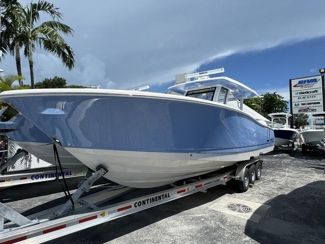 2025 Robalo R360 Center Console - Sold Boat