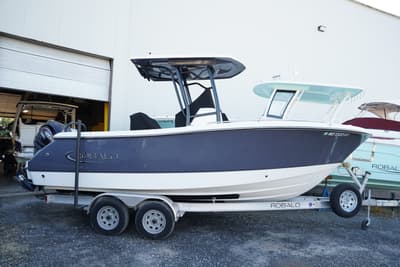 BOATZON | Robalo RE232 2024