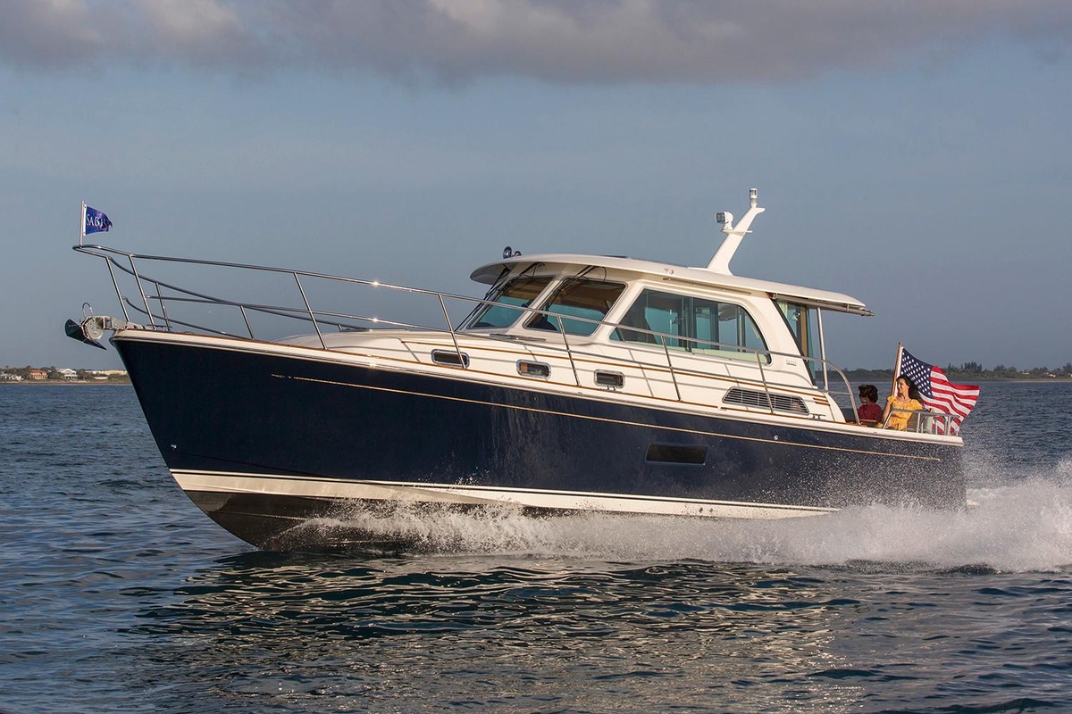 2027 Sabre 38 Salon Express - Sold Boat