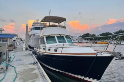 BOATZON | Sabre 42 Fly Bridge 2021