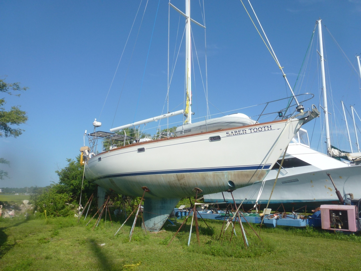 1990 Sabre 425 - Sold Boat
