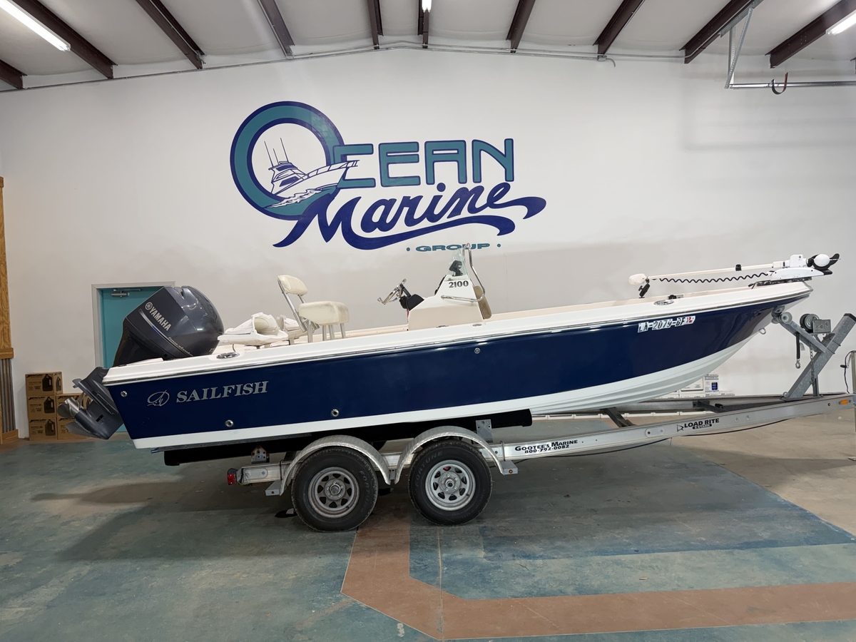 2013 Sailfish 2100CC BAY - Sold Boat