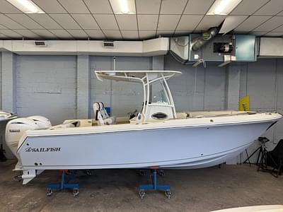 BOATZON | Sailfish 242CC 2024
