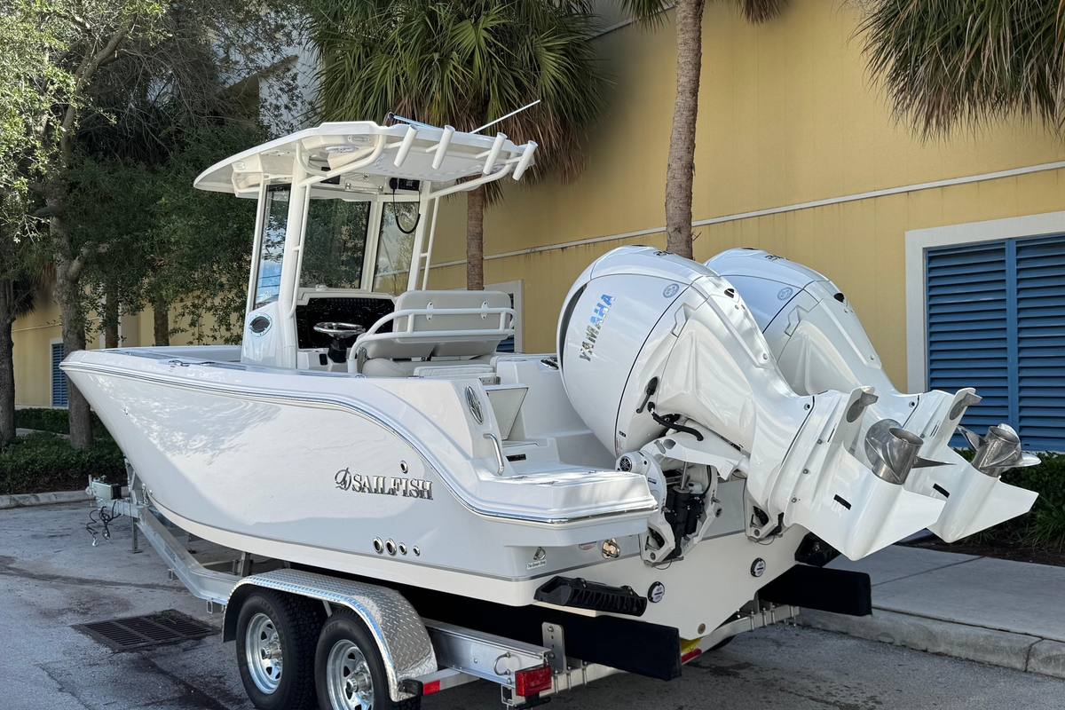 2026 Sailfish 252 CC - Sold Boat
