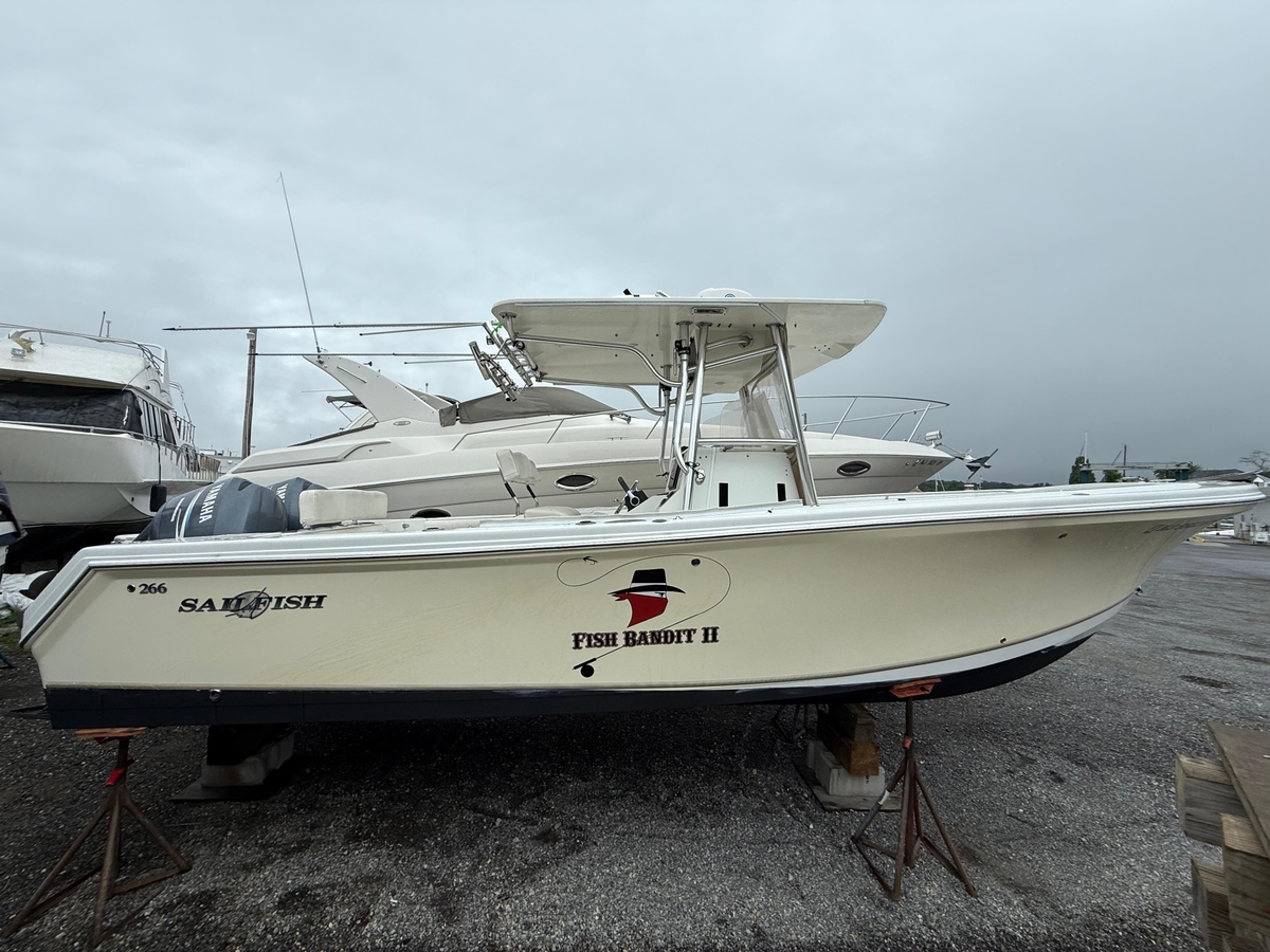 2004 Sailfish 266 CC - Sold Boat