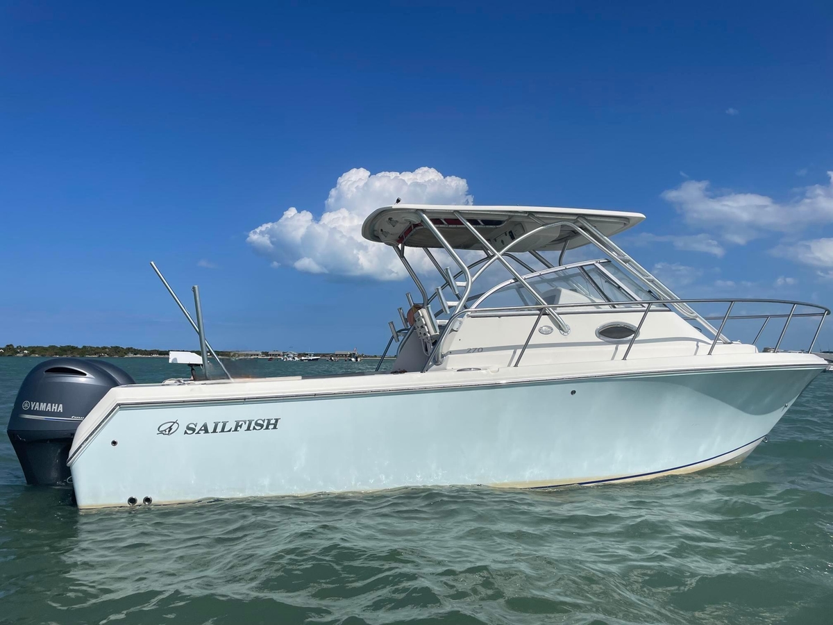 2015 Sailfish 270 WAC - Sold Boat