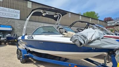 BOATZON | Sanger Boats V215 2014