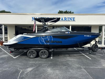 BOATZON | Scarab 255 ID WAKE EDITION 2023 BOATZON | Scarab 255 ID WAKE EDITION 2023