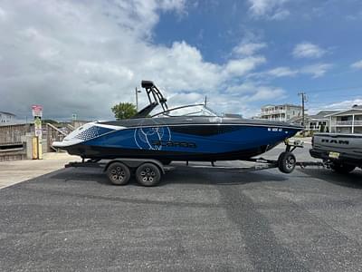 BOATZON | Scarab 255 Wake ID 2022 BOATZON | Scarab 255 Wake ID 2022