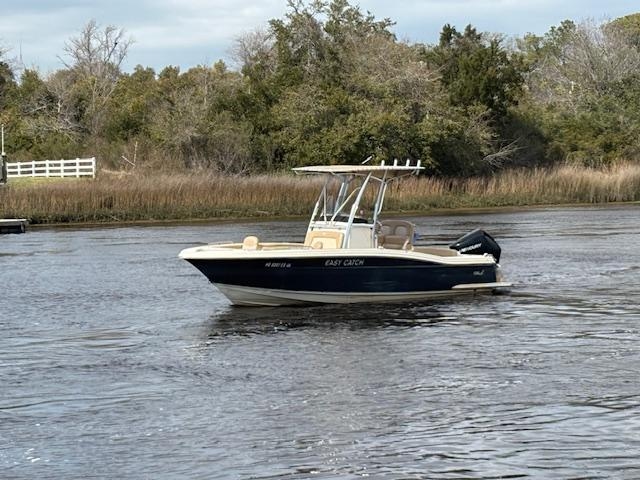 2022 Scout 215 XSF - Sold Boat