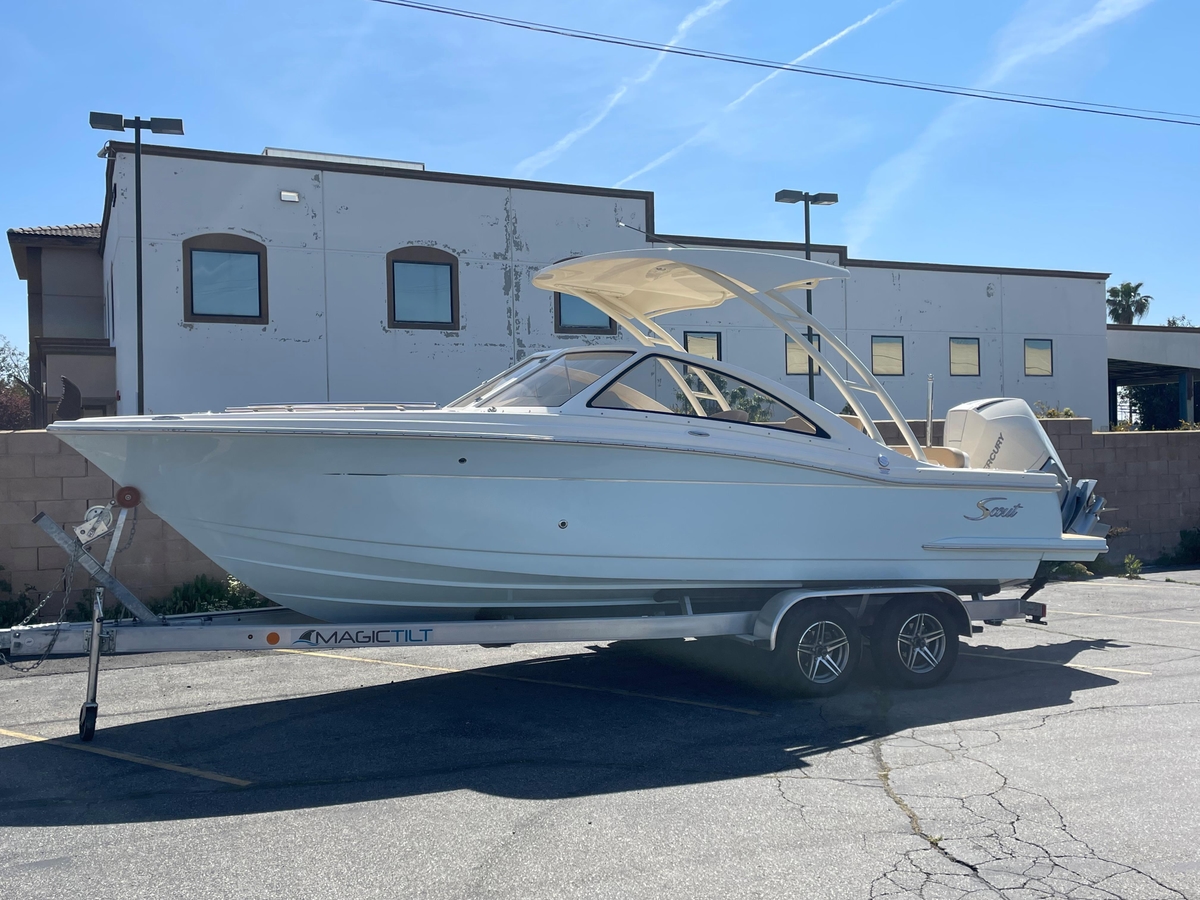 2024 Scout 240 Dorado - Sold Boat