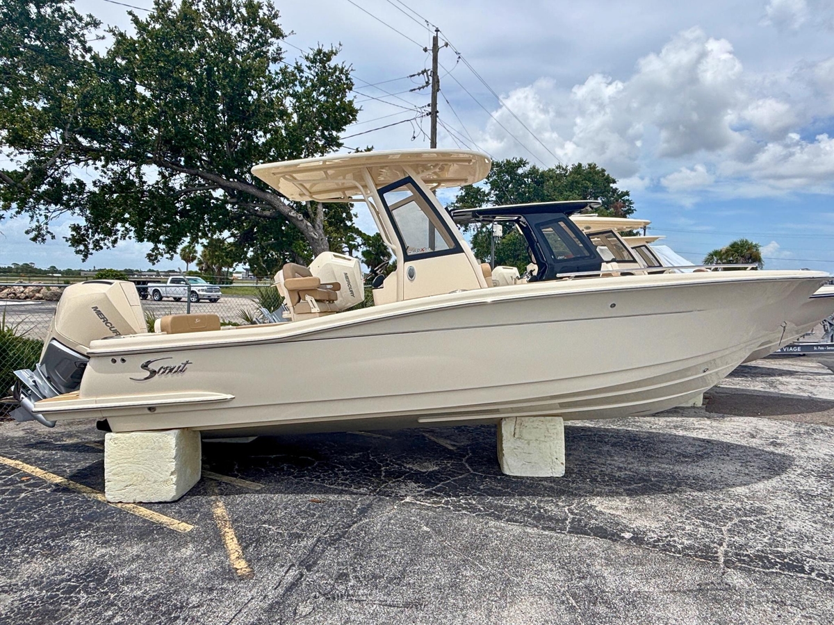 2025 Scout 240 XSF - Sold Boat