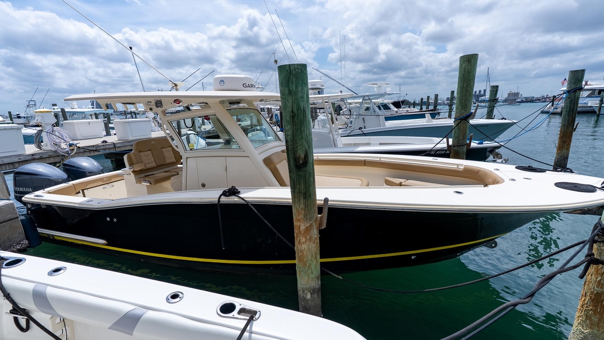 2015 Scout 300 LXF - Sold Boat