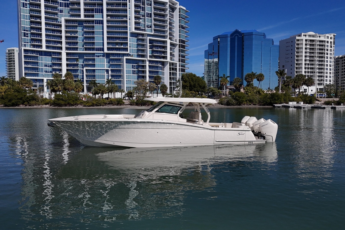 2026 Scout 400 LXF LiIon - Sold Boat