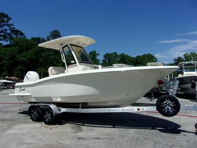 BOATZON | Scout Boat Company 220 XSF 2026