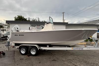 BOATZON | Sea Born LX21 Center Console 2026