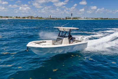 BOATZON | Sea Born LX27 Center Console 2026