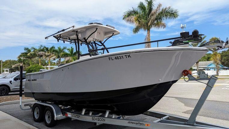 2023 Sea Born SX239 Offshore - Sold Boat