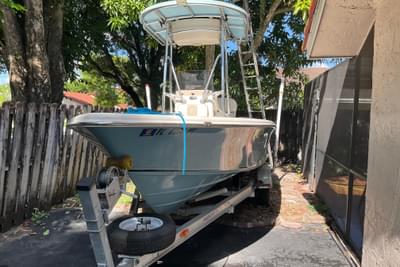 BOATZON | Sea Chaser 210 LX Bay Runner 2014