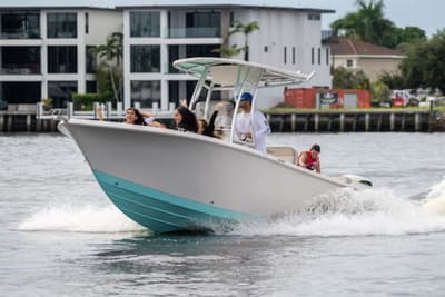 BOATZON | Sea Chaser 22 HFC 2026