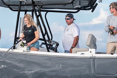 BOATZON | Sea Chaser 24 HFC 2027