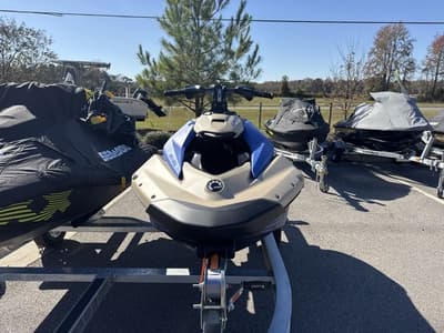 BOATZON | Sea-Doo SPARK 1UP 900 ACE 90 TRIXX 2025