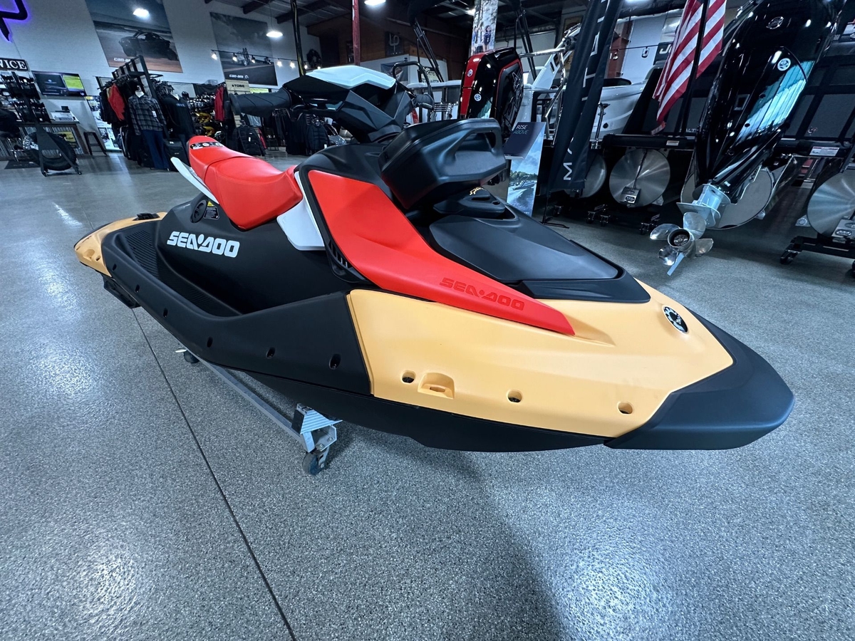 Sea-Doo Spark for 2 90 hp Convenience package with iBR and audio in option 2025
