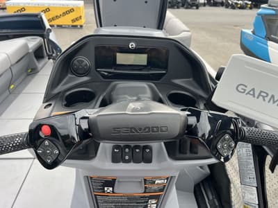 BOATZON | Sea-Doo Switch Cruise 18  230 hp Painted 2025