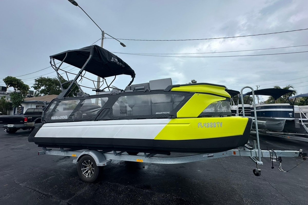 2023 Sea-Doo Switch Cruise 21 - Sold Boat