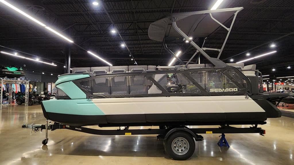 Sea-Doo Switch Cruise 21  300 hp  Tech Painted 2026