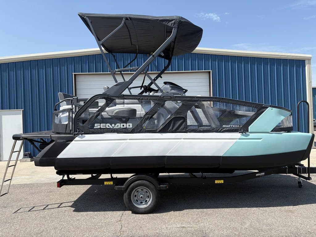 Sea-Doo Switch Sport 18 300 hp Tech Painted 2026