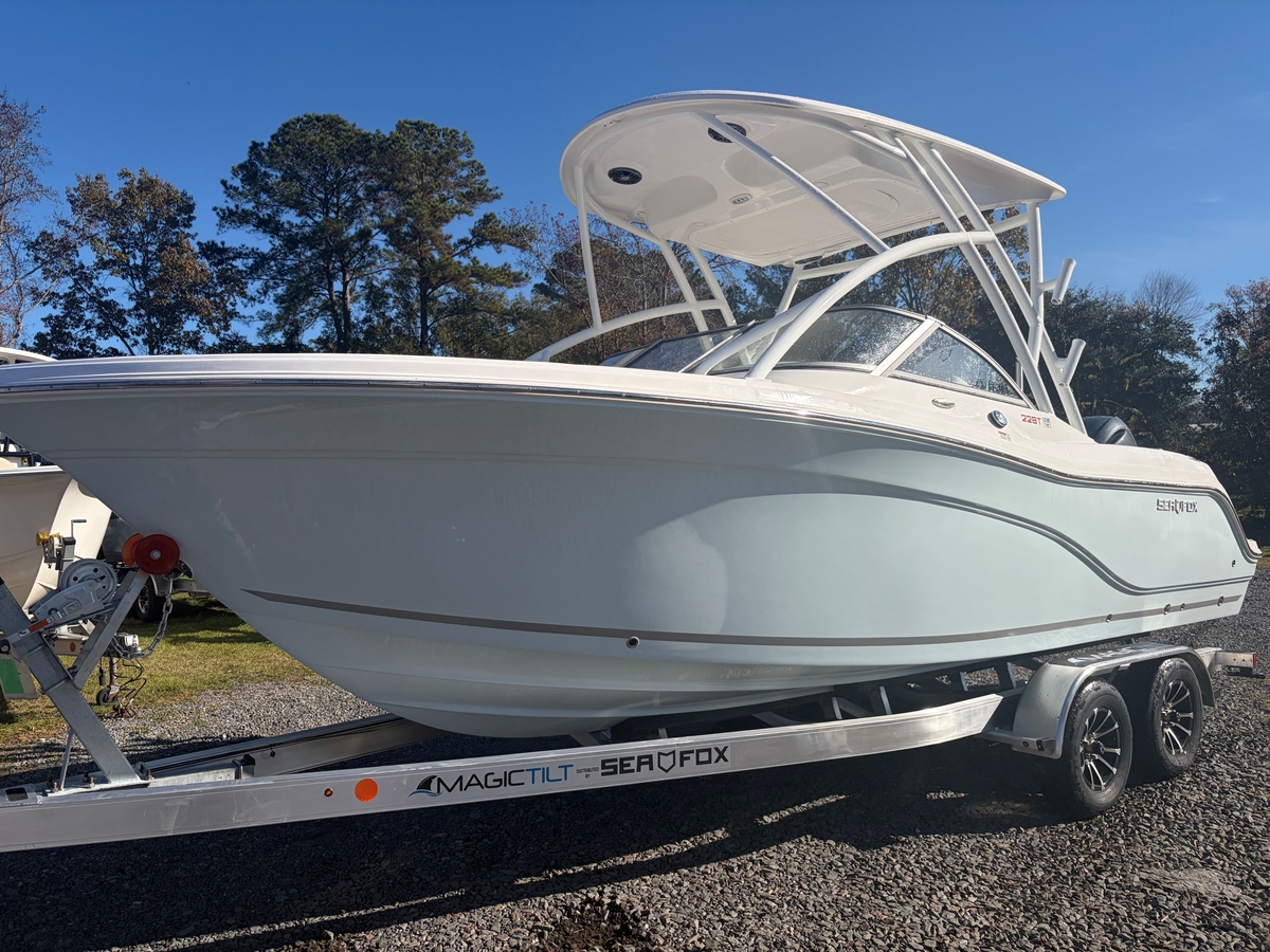 2026 Sea Fox Sea Fox Traveler 228 T 2026 - Sold Boat