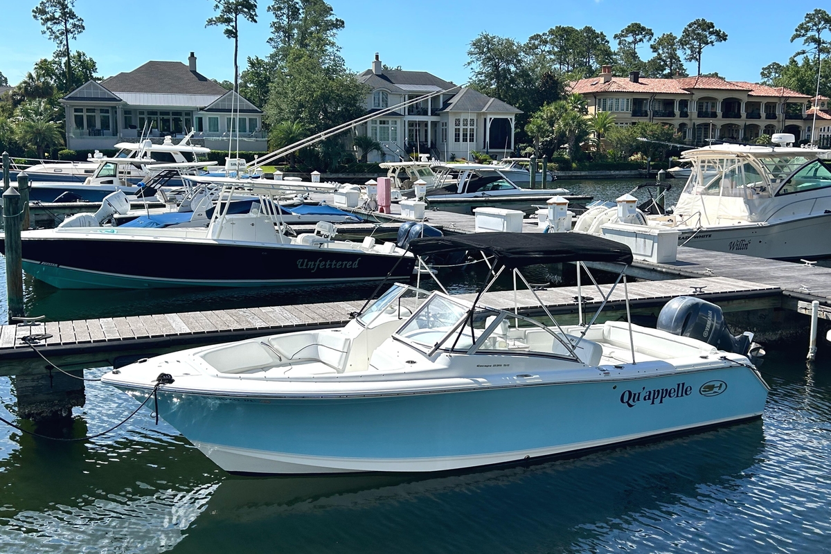 2015 Sea Hunt Escape 235 SE - Sold Boat