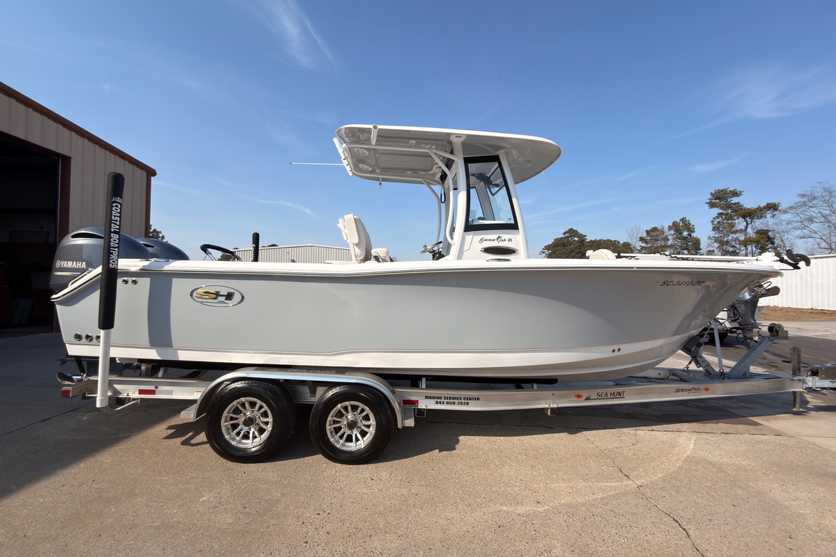 2023 Sea Hunt Gamefish 25 - Sold Boat