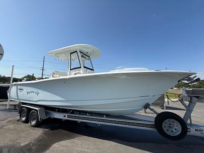 BOATZON | Sea Hunt Gamefish 27 Coffin Box 2018