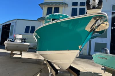 BOATZON | Sea Hunt Gamefish 27 Coffin Box 2021