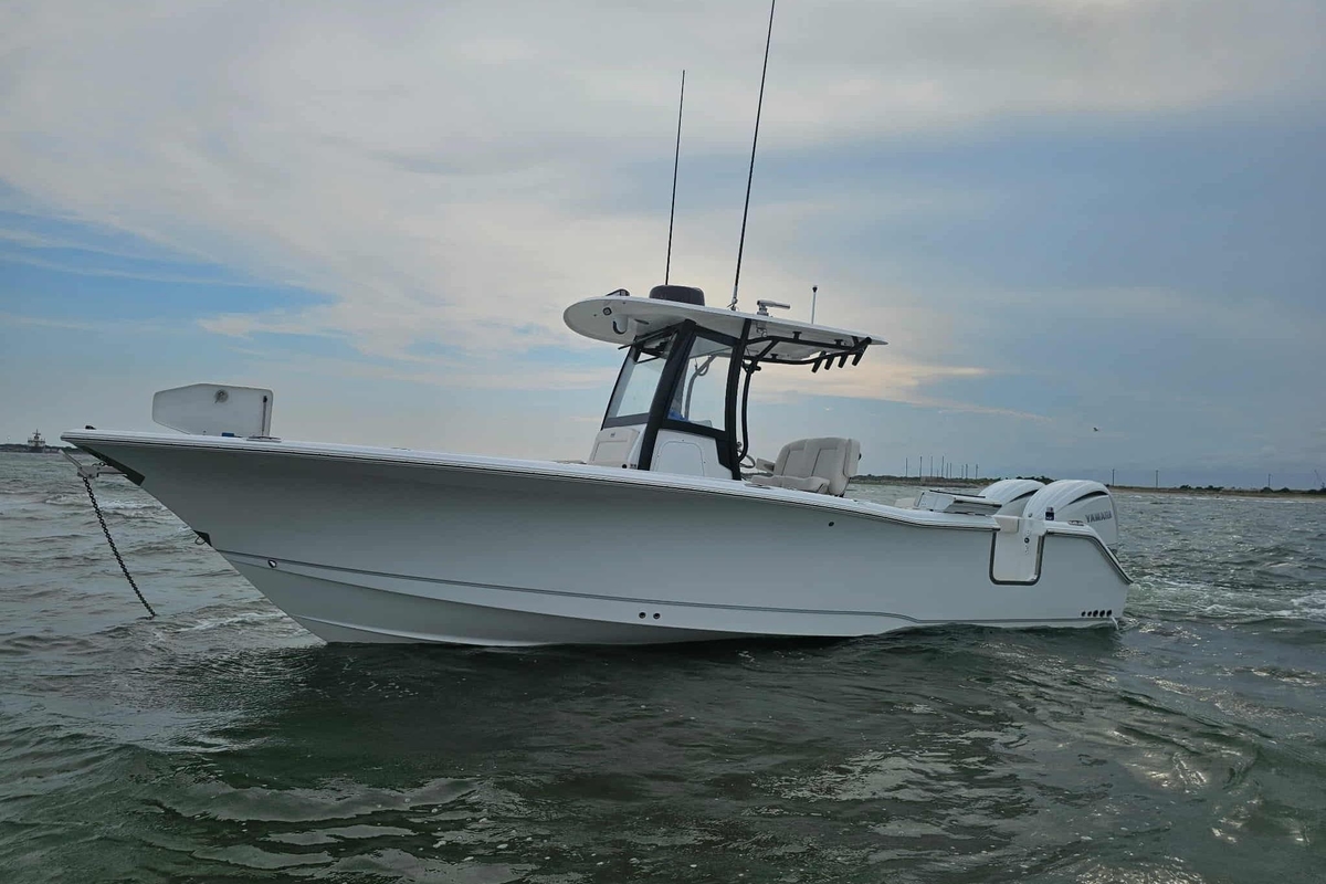 2024 Sea Hunt Gamefish 27 Coffin Box - Sold Boat