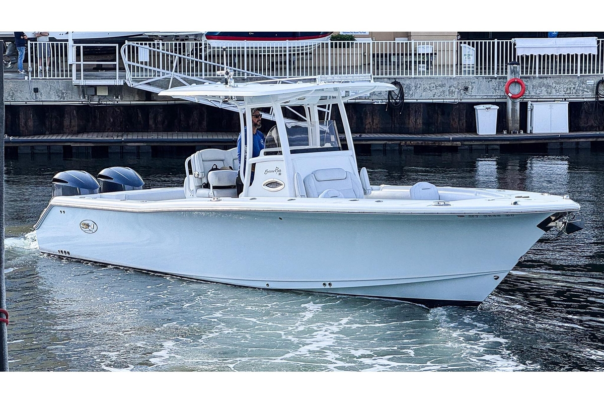 2016 Sea Hunt Gamefish 30 - Sold Boat