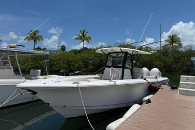 BOATZON | Sea Hunt Gamefish 30 Coffin Box 2022