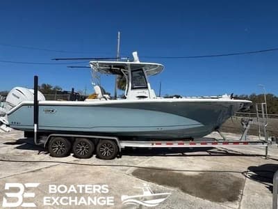 BOATZON | Sea Hunt Gamefish 30 Coffin Box 2022