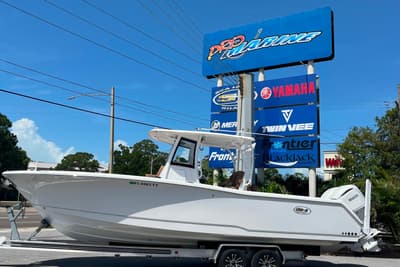 BOATZON | Sea Hunt Gamefish 30 Coffin Box 2025
