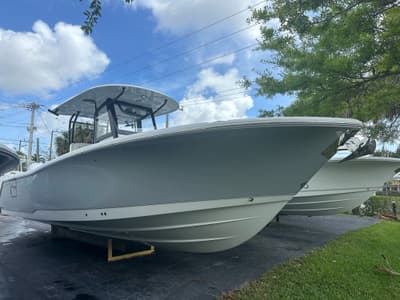 BOATZON | Sea Hunt Gamefish 30 Coffin Box 2026