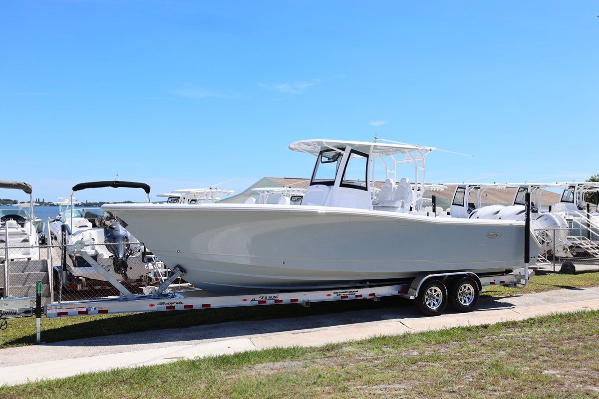 2027 Sea Hunt Gamefish 30FS - Sold Boat