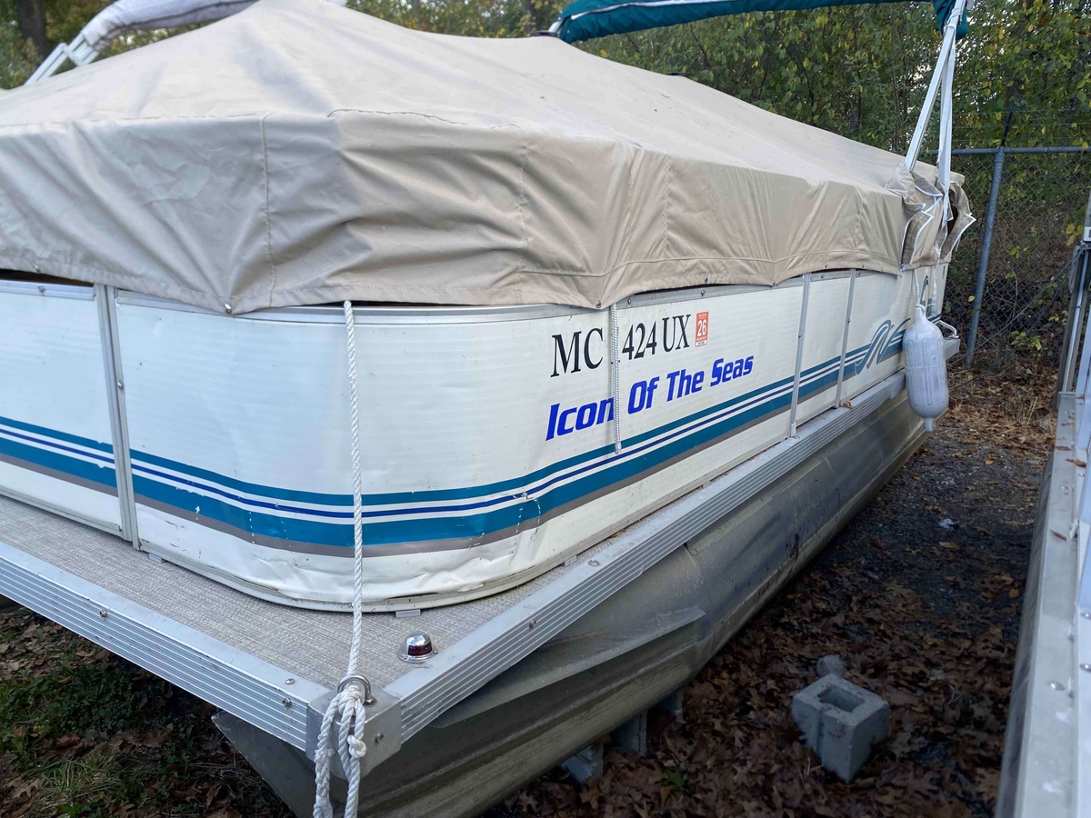 2023 Sea Hunt Refurbed - Sold Boat